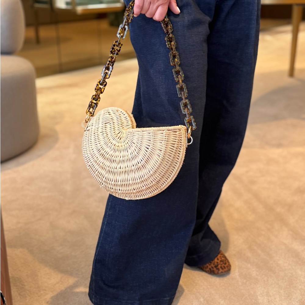 Shell handbag with Tortoise Chain - Picture 6 of 14